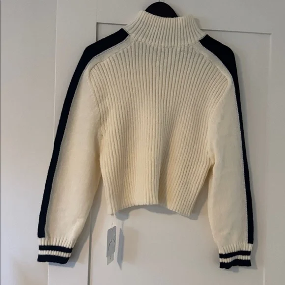 Commense Cream and Black Mock Turtleneck Sweater
19” p2p
19” length - Picture 2 of 4